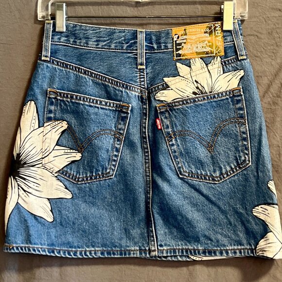 Levi's Premium Blue Denim Farm Rio X Floral Ribcage Mini Skirt  - Size 25 - Picture 8 of 13